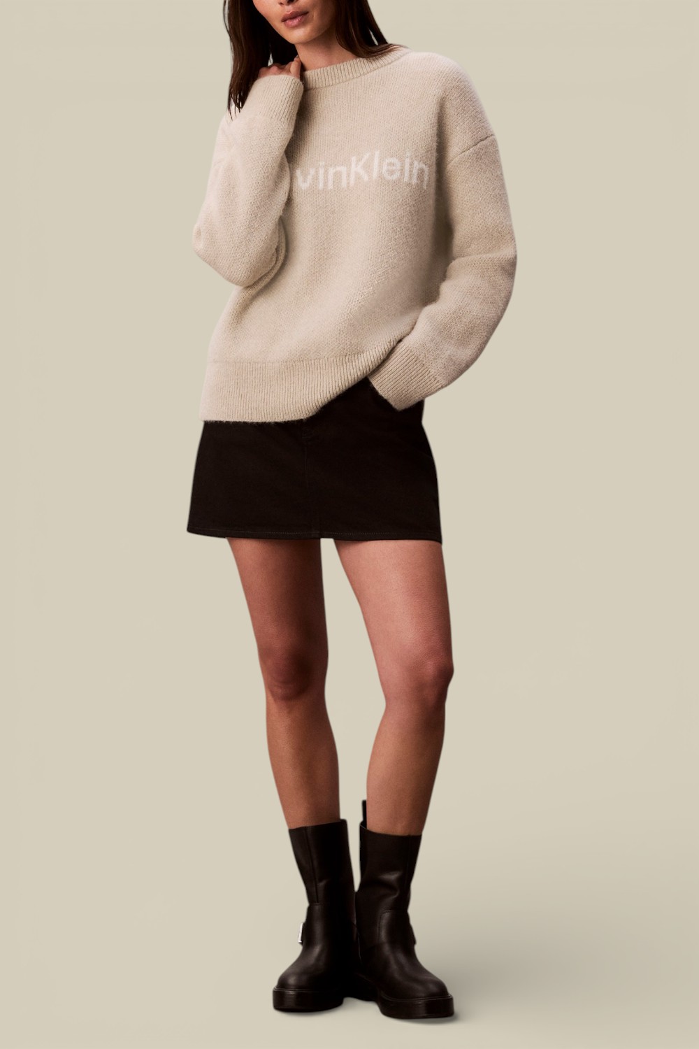 תמונת כל הלוק של סריג